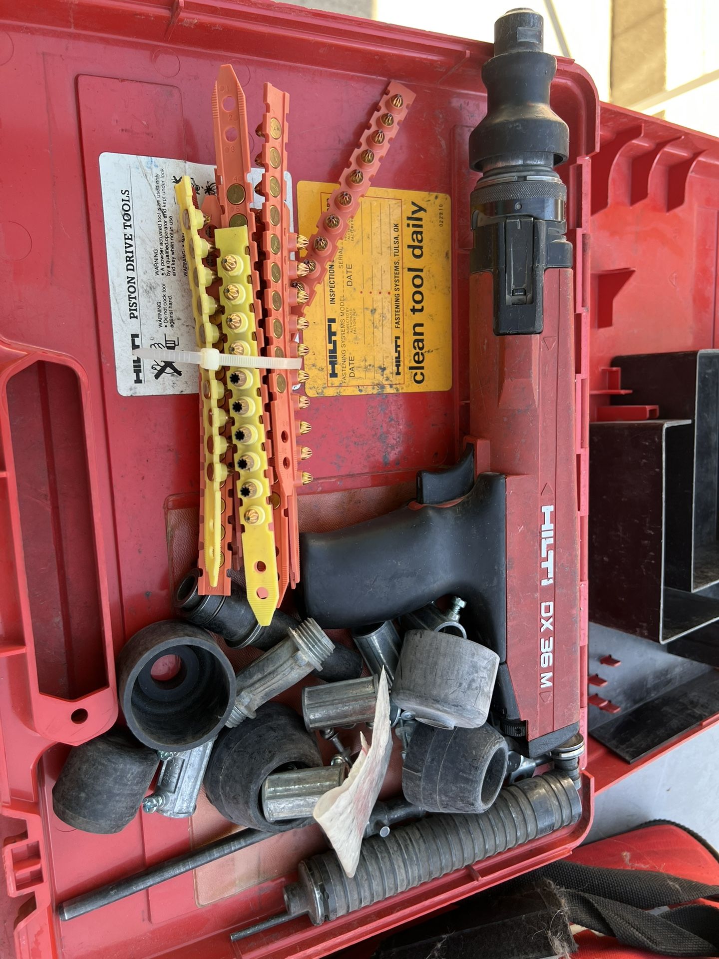HILTI DX36 M ACTUATED FASTENING TOOL