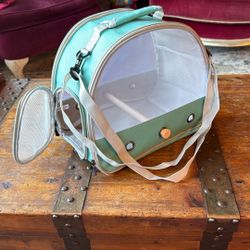 Pet Carrier Hamster Bird Small Pet Cockatiel  NEW