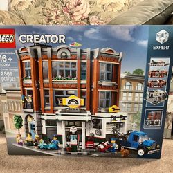 Lego Creator 10264 Corner Garage