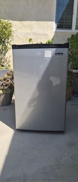 Mini refrigerator