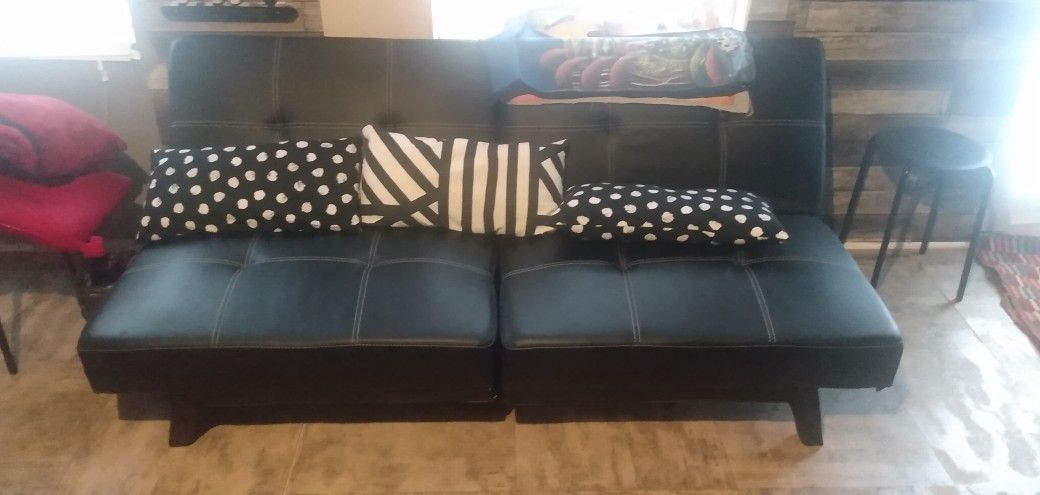 Black Futon