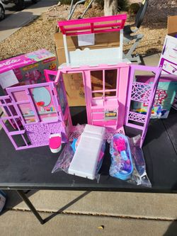 Barbie Foldable Doll House
