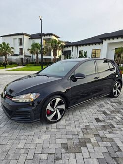 Volkswagen Golf GTI S