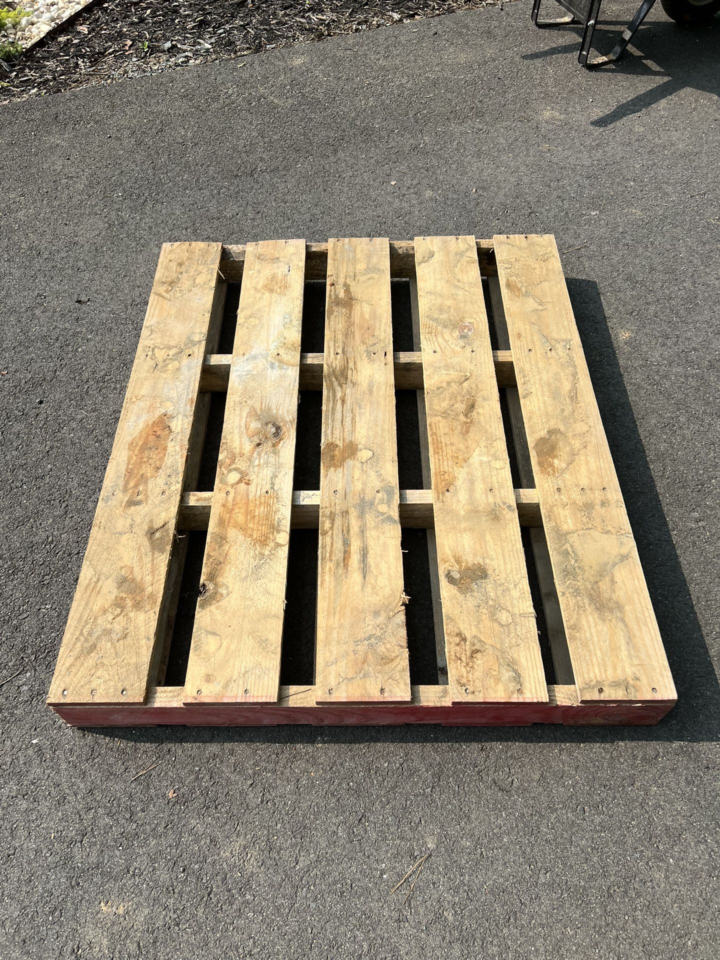 free wooden pallet
