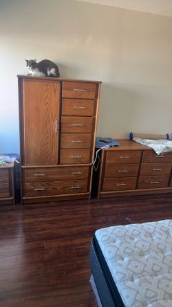 Dresser Night Stands And Amoire
