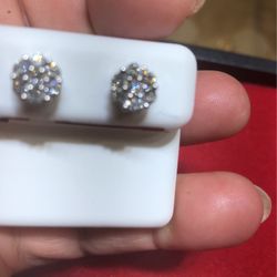 White gold 0.80ctw diamond screw backs Earrings