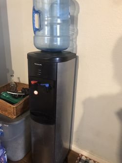 Frigidaire Water Dispenser