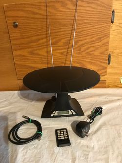 RADIO SHACK INDOOR VHF/ UHF/  HDTV AMPLIFIED ANTENNA 15-1892