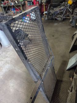Trailer hitch luggage rack