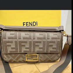Authentic Fendi Vintage Pequin Clutch Bag Purse Leather Brown 11x7 for Sale  in Fort Lauderdale, FL - OfferUp