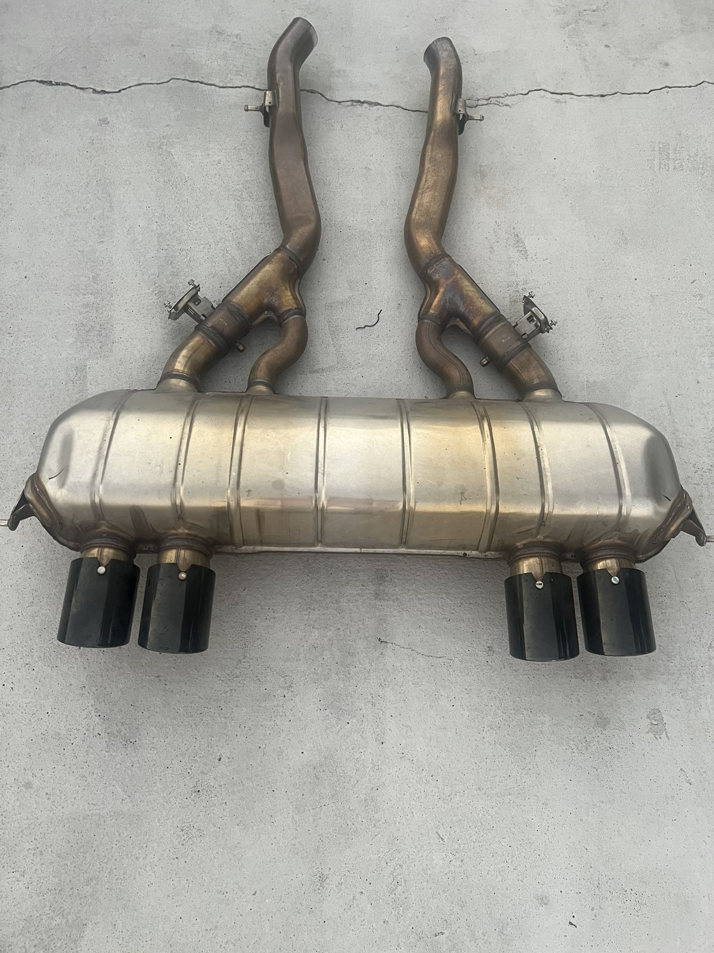 BMW M4 M3 G80 G82 G83 Competition Rear Lower Exhaust Muffler 2021 -2024 OEM READ. Used in good condition with some cosmetic blemishes. These blemishes