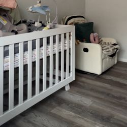 Crib / FREE 
