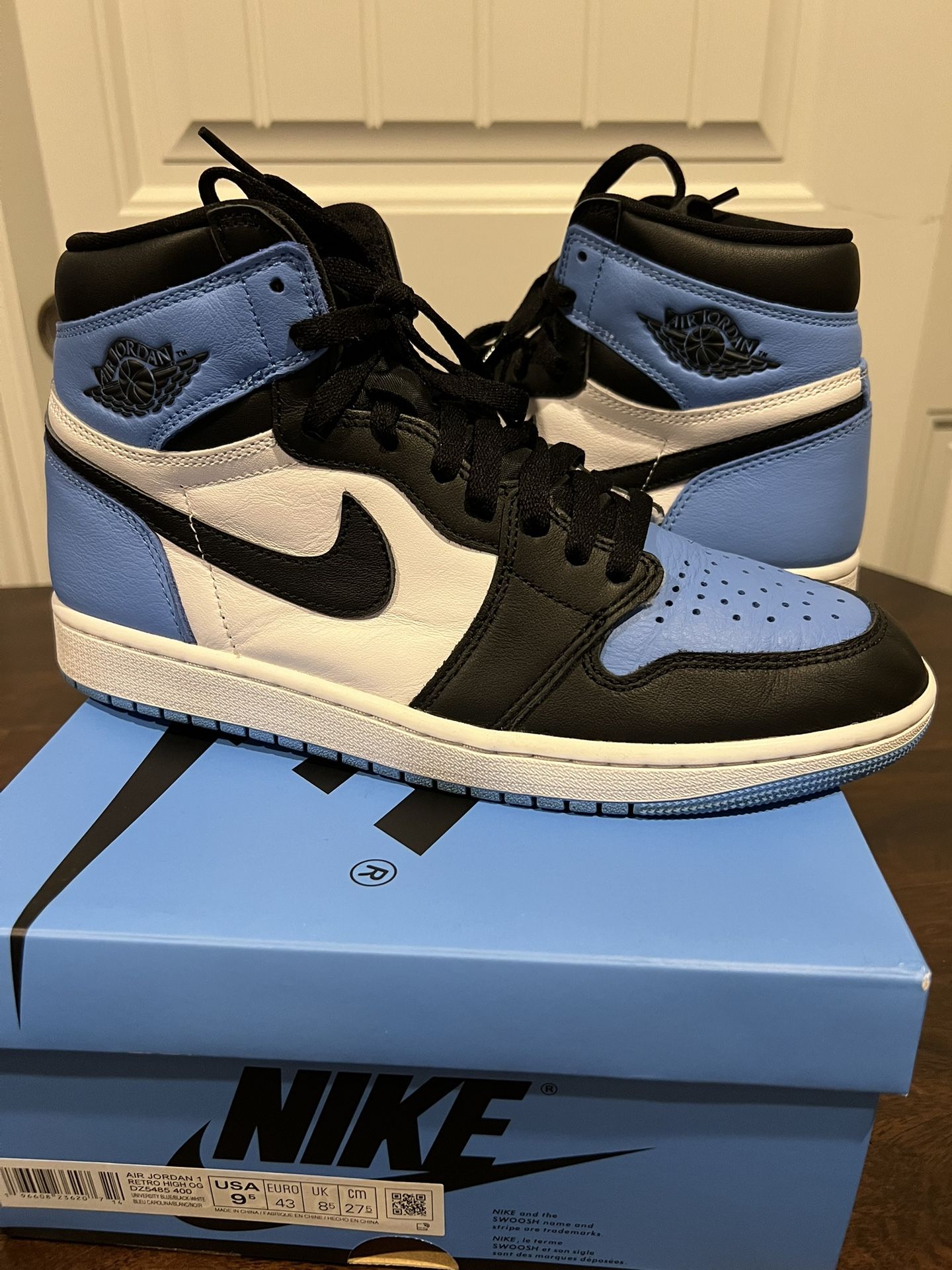 Nike Air Jordan 1 Retro UNC Toe