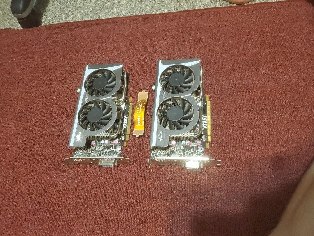 2x R6770 TWIN FROZR II w/VIDEO LINK CABLE