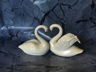 Lenox Forever Your Swans cake topper