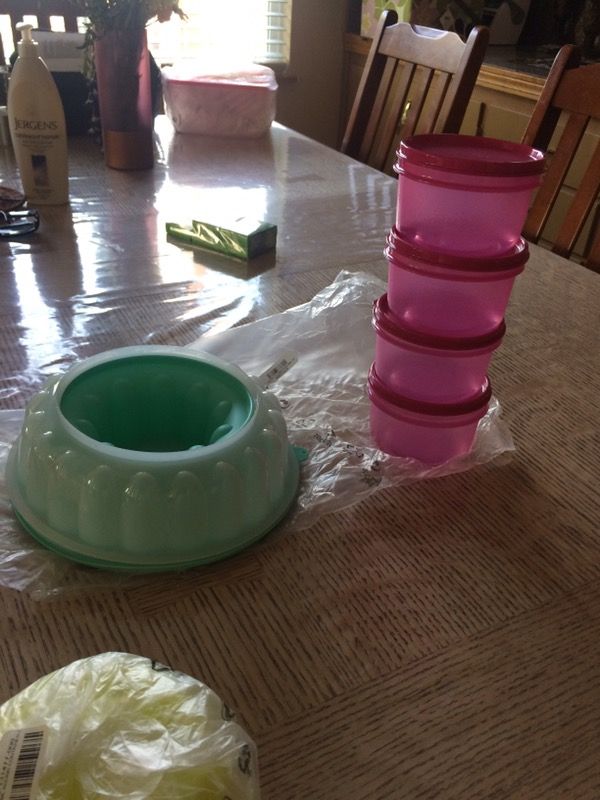 TUPPERWARE