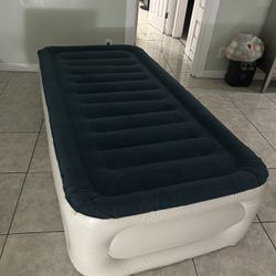 Colchón Inflable Twin Con Bomba De Aire Integrada Nuevo