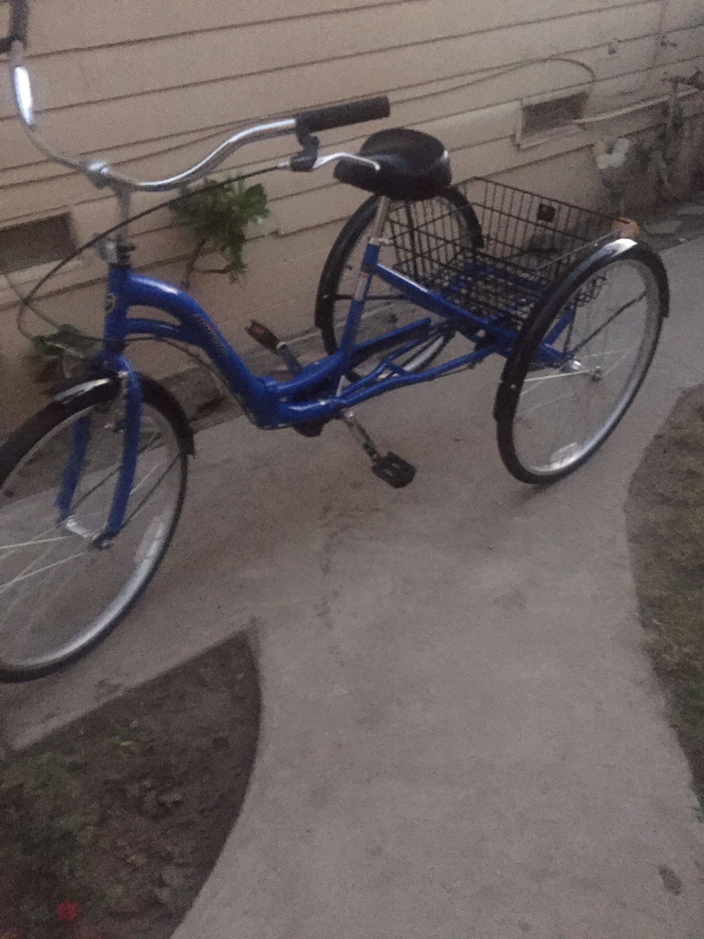 BICYCLE FOLDING THREE WHEEL TRICYCLE $250 NEW KENT ALAMEDA BIKE BLUE WITH BASKET PLEASE SEE PICTURES FOR DETAILS AND CONDITION TEXT FOR ADDRESS WHEN