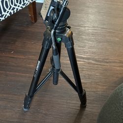 Magnus Tripod 