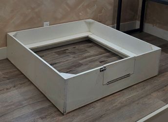 Whelping Box