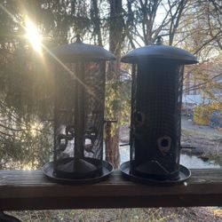 2 Bird Feeders 