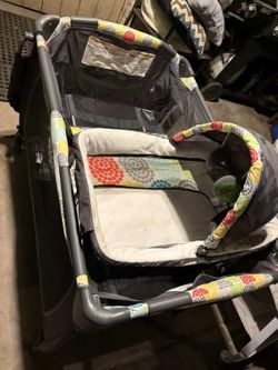 Baby's Play pen