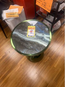 Round coffee table