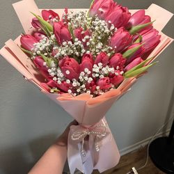 Hot pink tulip bouquet