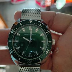 geoffrey beene watch green