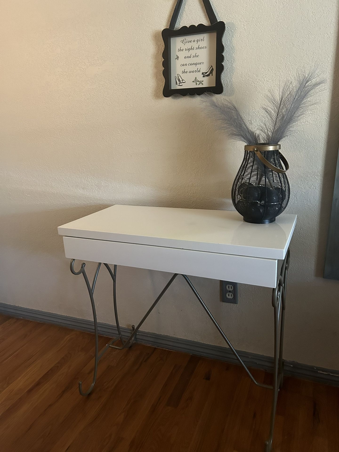Home Collection Malloy Mid-Century Modern Vanity/Desk
