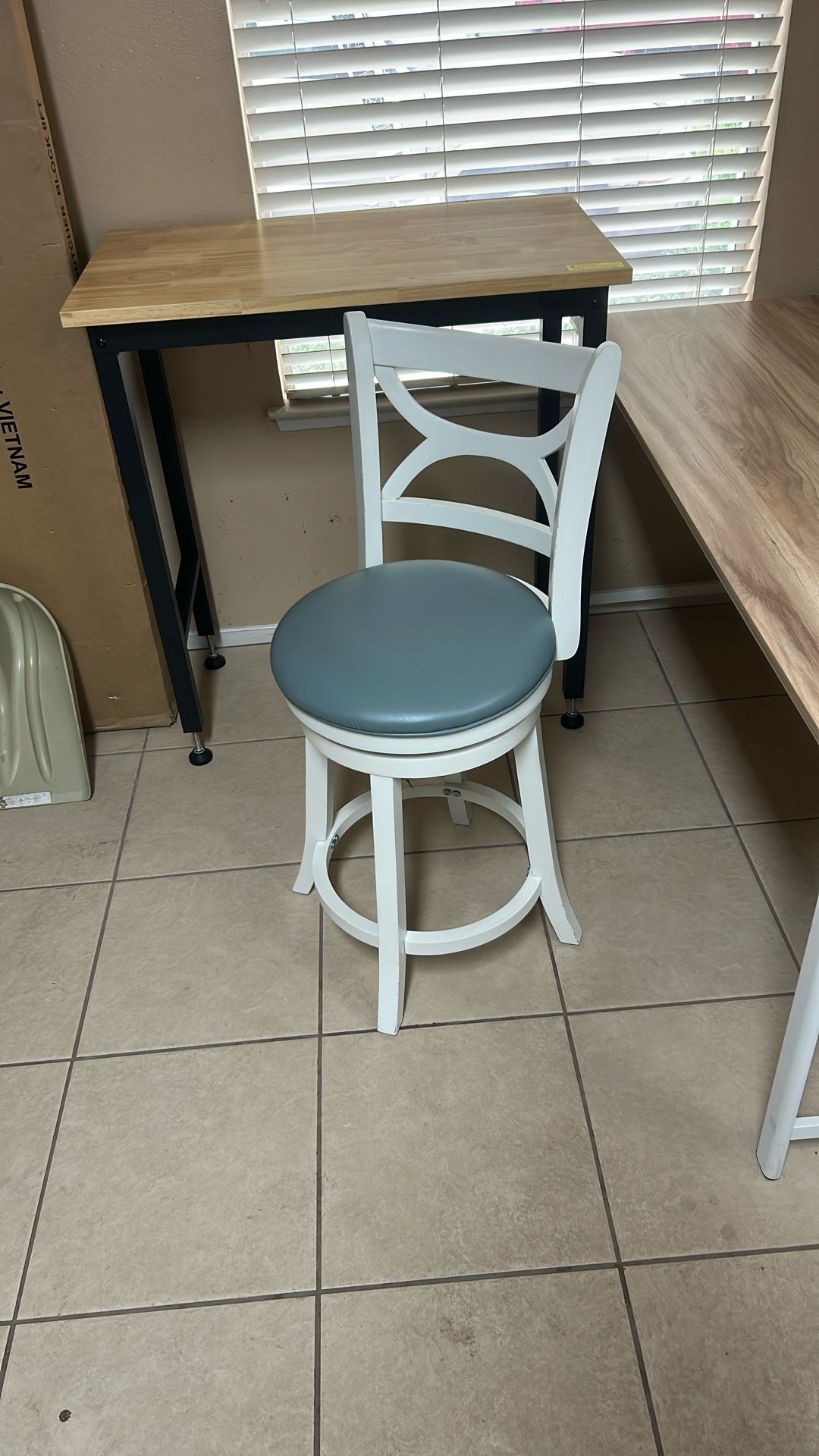 Swivel Barstool Bar-Height Chair