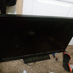 42 In Vizio Smart TV With Remote 