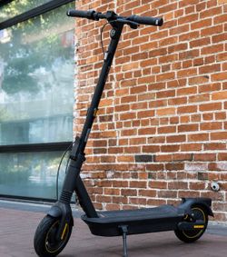 Electric scooter nine bot