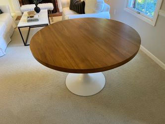 STYLISH TULIP DINING TABLE WITH A WOOD GRAIN TOP! 48” WIDE! SEATS 6!