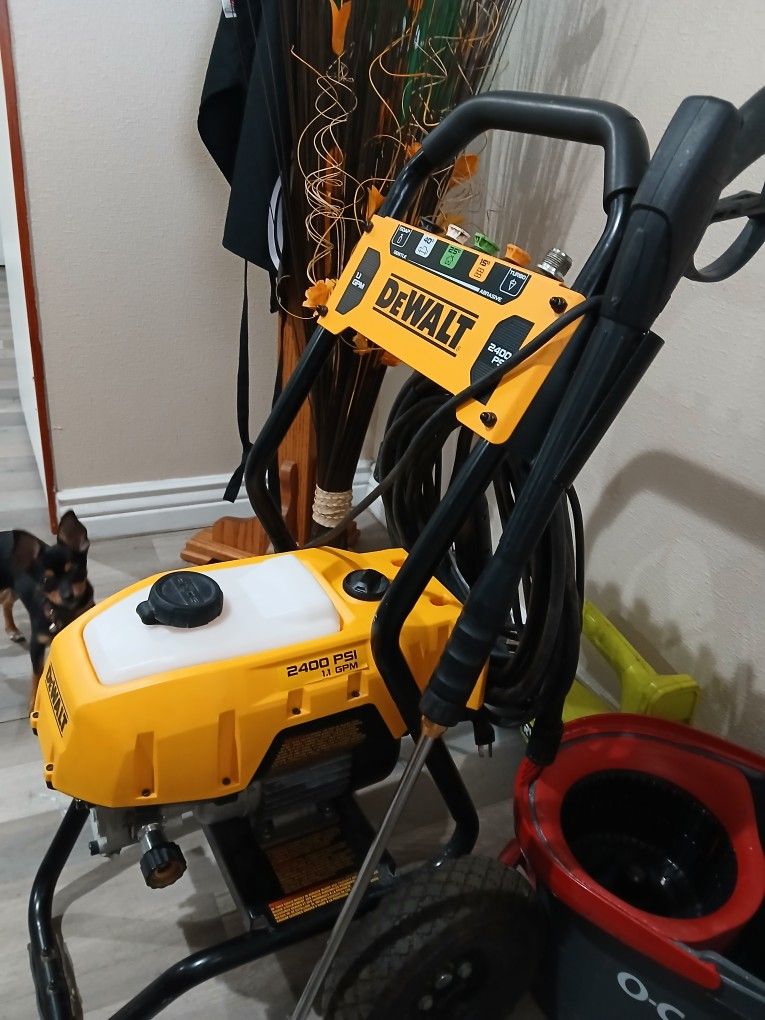 DEWALT AC Pressure Washer