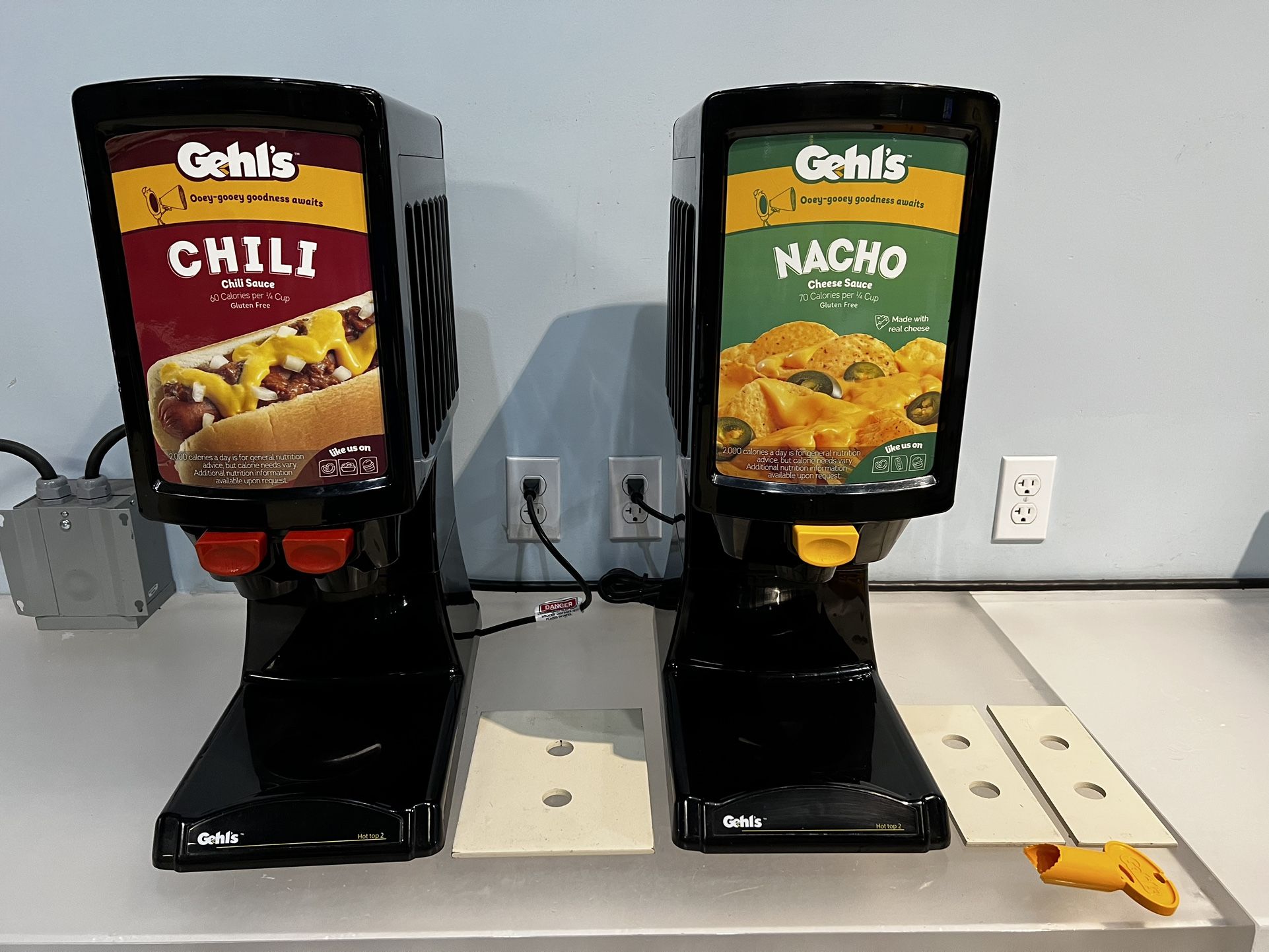 Gehl’s Nacho Cheese/Chili Heater and Dispenser - Includes both machines, 3 Ceramic weights, and Bag opening tool - Works Great