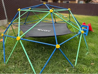 Outdoor kids play equipment