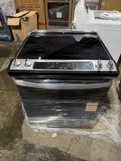 30” new Whirlpool electric stove