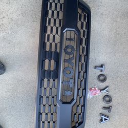 Grill for Toyota 2018