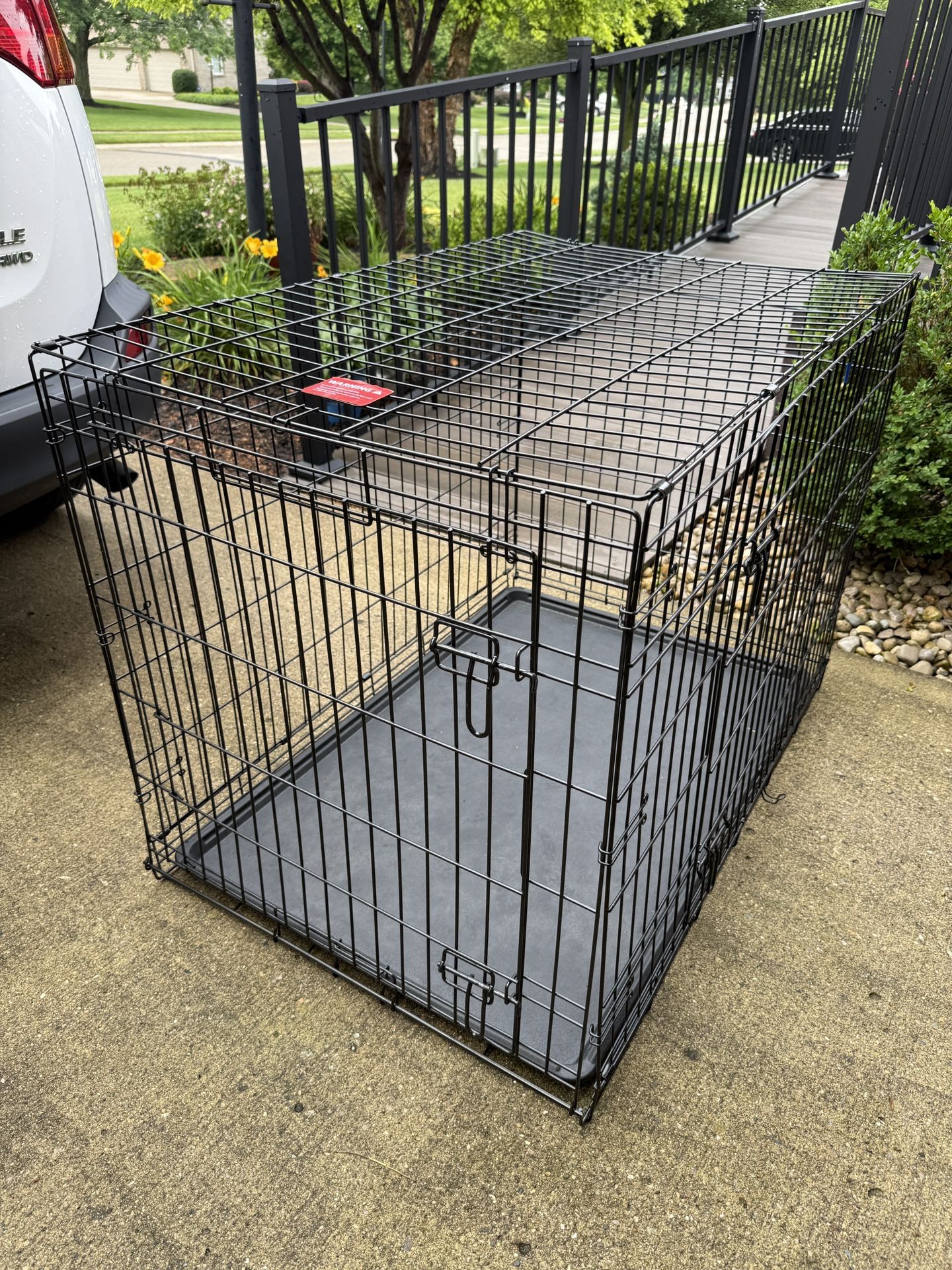 XL 43x28x28” Collapsable Dog Crate in great shape. Double locks and double doors!