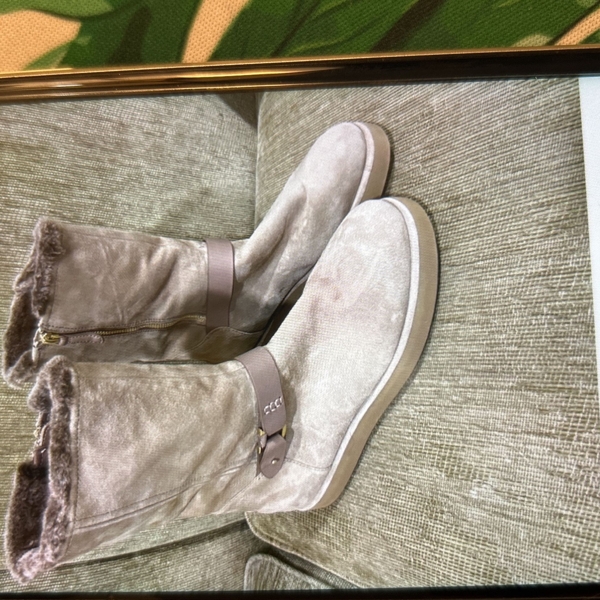 UGG boots- Womens Size 8.5/9