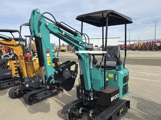 Mini excavator - compact digger 1 ton