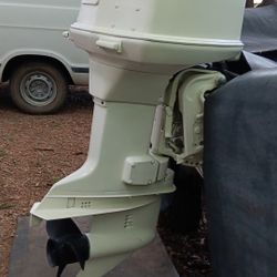 Johnson V4 90 Outboard Motor RUNS Great