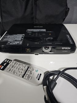 Epson Projector With HDMI Connection And Wi-Fi