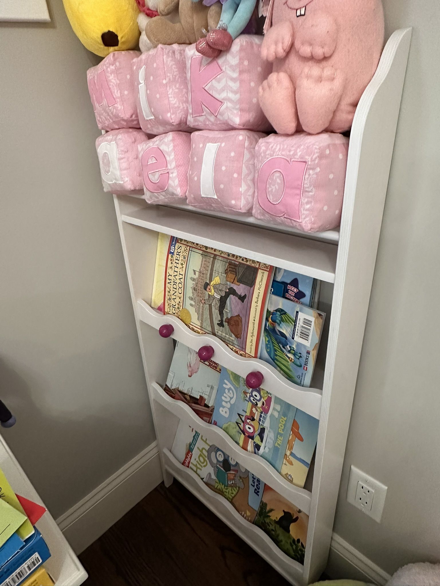 Kids Bookshelf