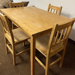 Solid Wood Dining Table and 4 Chairs. Kitchen Table and 4 Chairs. Dinette Table