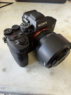 Sony A7iv with Extras