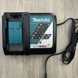 Makita Charger 