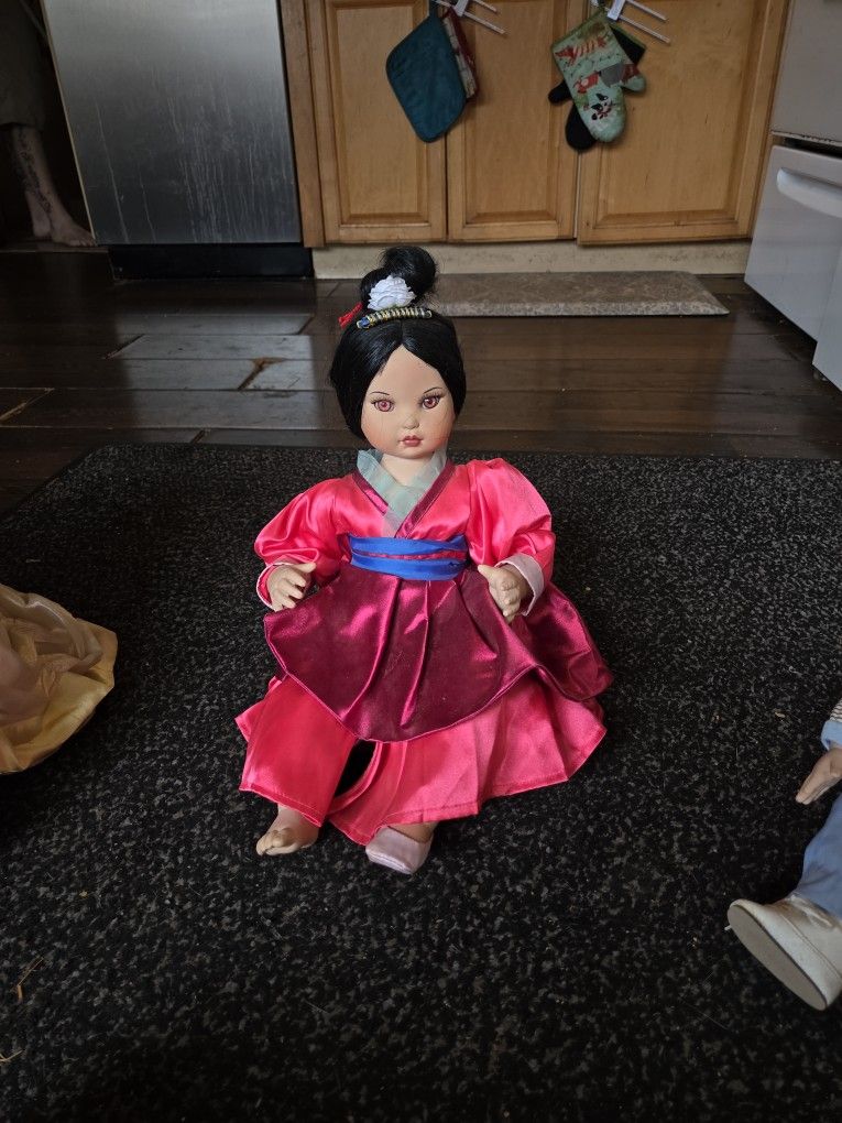 Disney's MULAN porcelain Doll