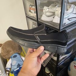 Slightly Used Mens Size 10.5 Skechers